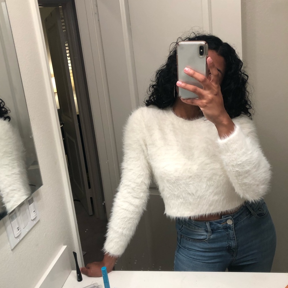 Fuzzy Cropped Sweater